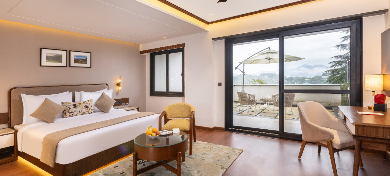 Himalayan View with Private Garden | jüSTa Hollow Oak