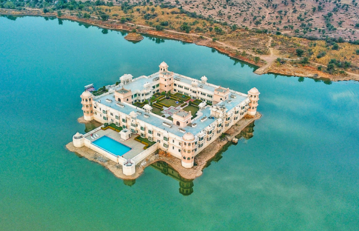 jüSTa Lake Nahargarh Palace, Chittorgarh